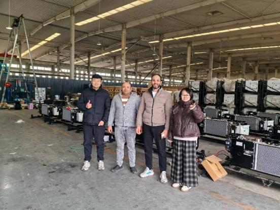 Egypt clients inspect used Thermo King and Carrier refrigeration units at Sinoclima China factory, successful cooperation